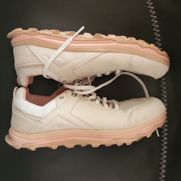 Altra Lone Peak Trail Runners, leather and canvas, size 9 - Picture 4 of 6